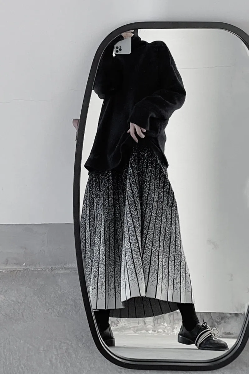 Gradient Knit A-Line Skirt Pleated Design