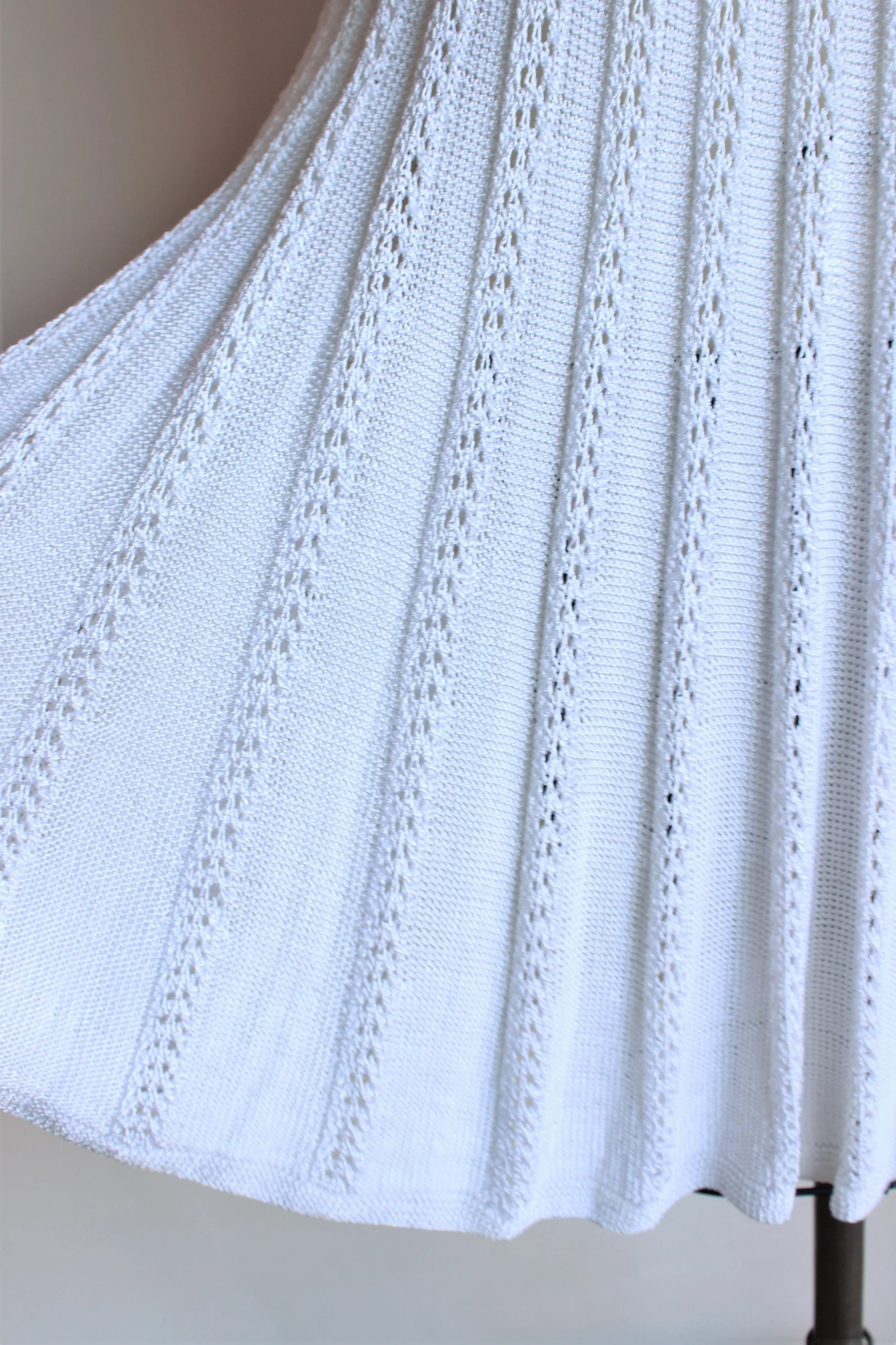 Vintage 1970s Does 1940s White Knit Skirt