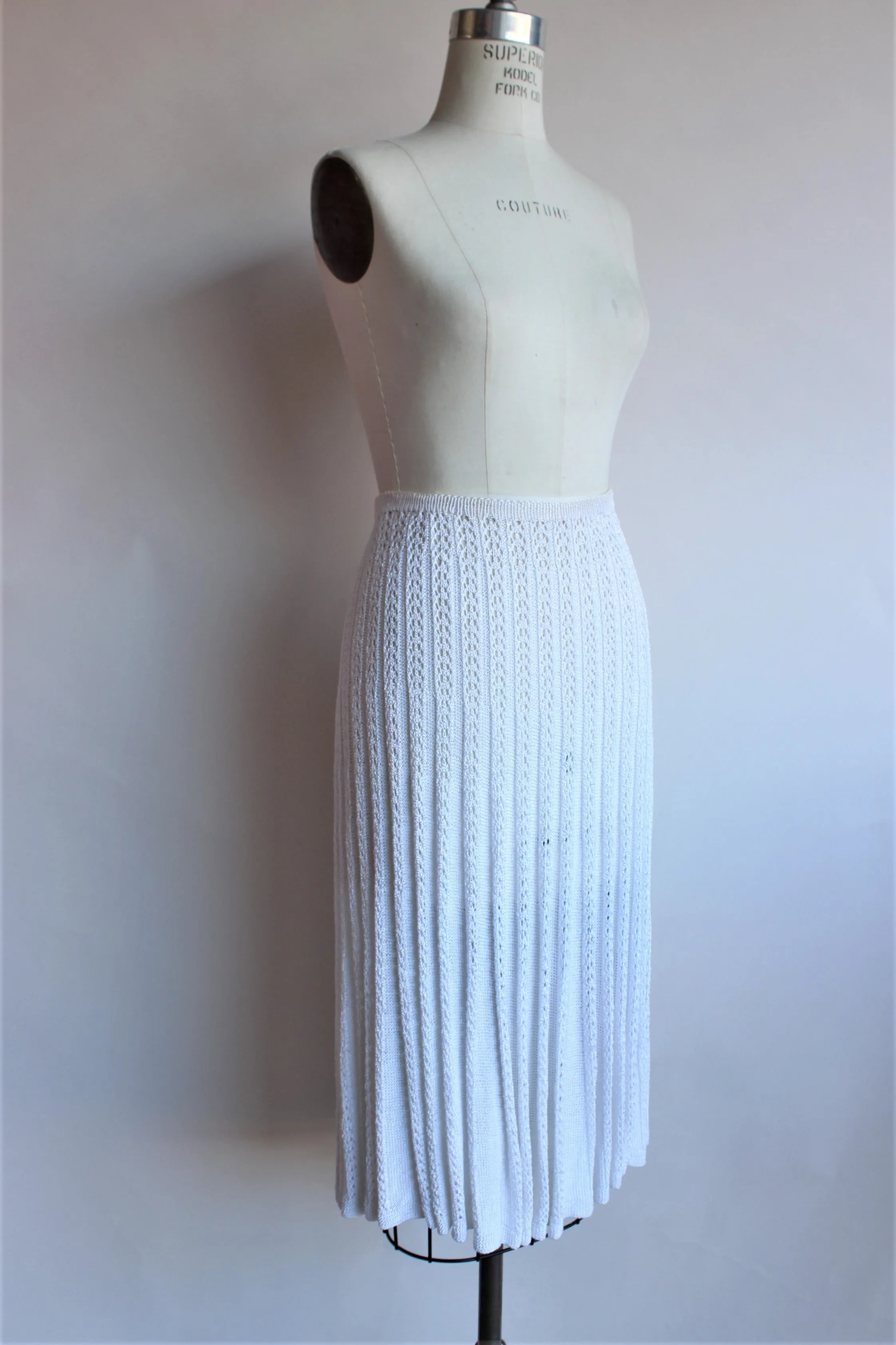 Vintage 1970s Does 1940s White Knit Skirt