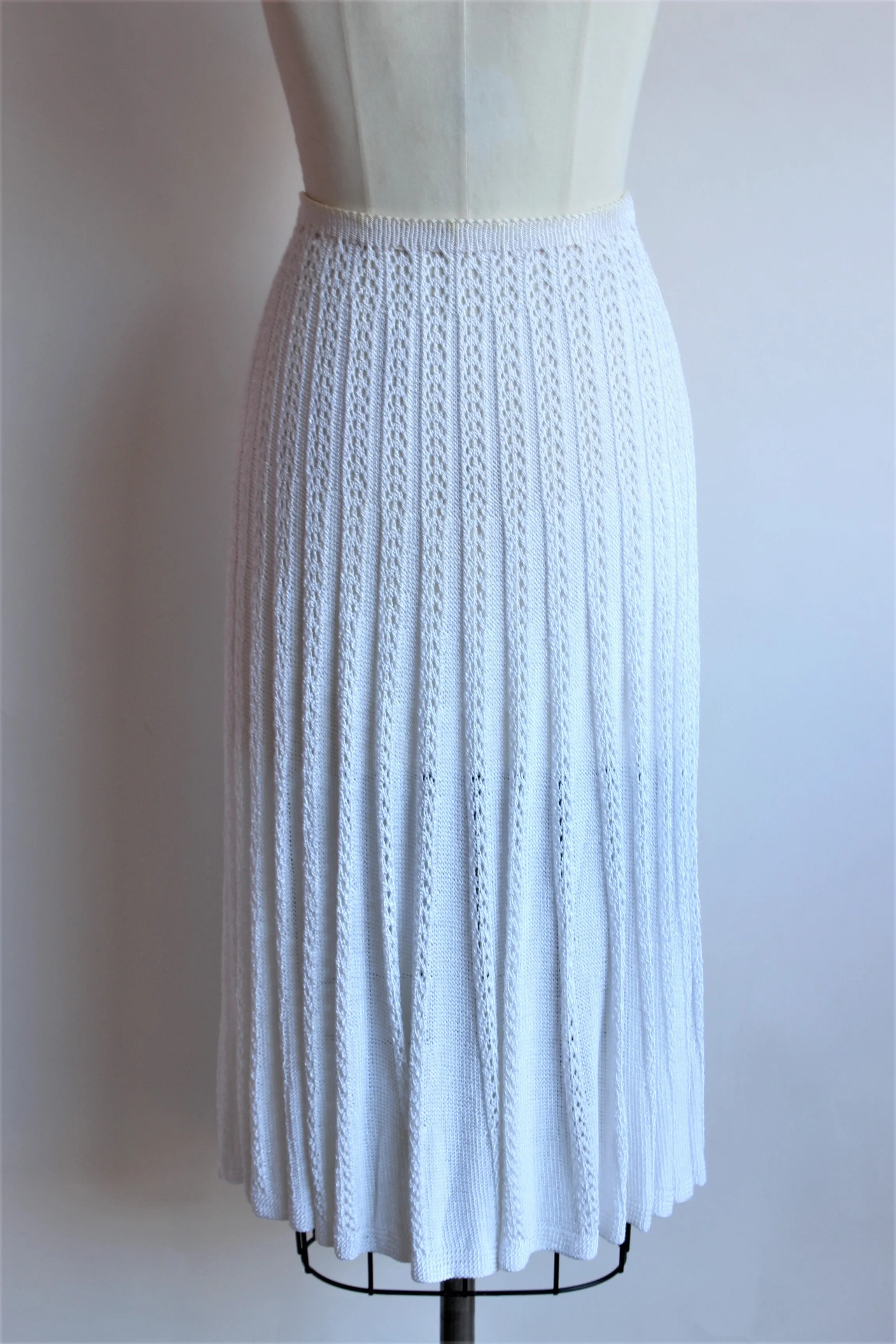 Vintage 1970s Does 1940s White Knit Skirt